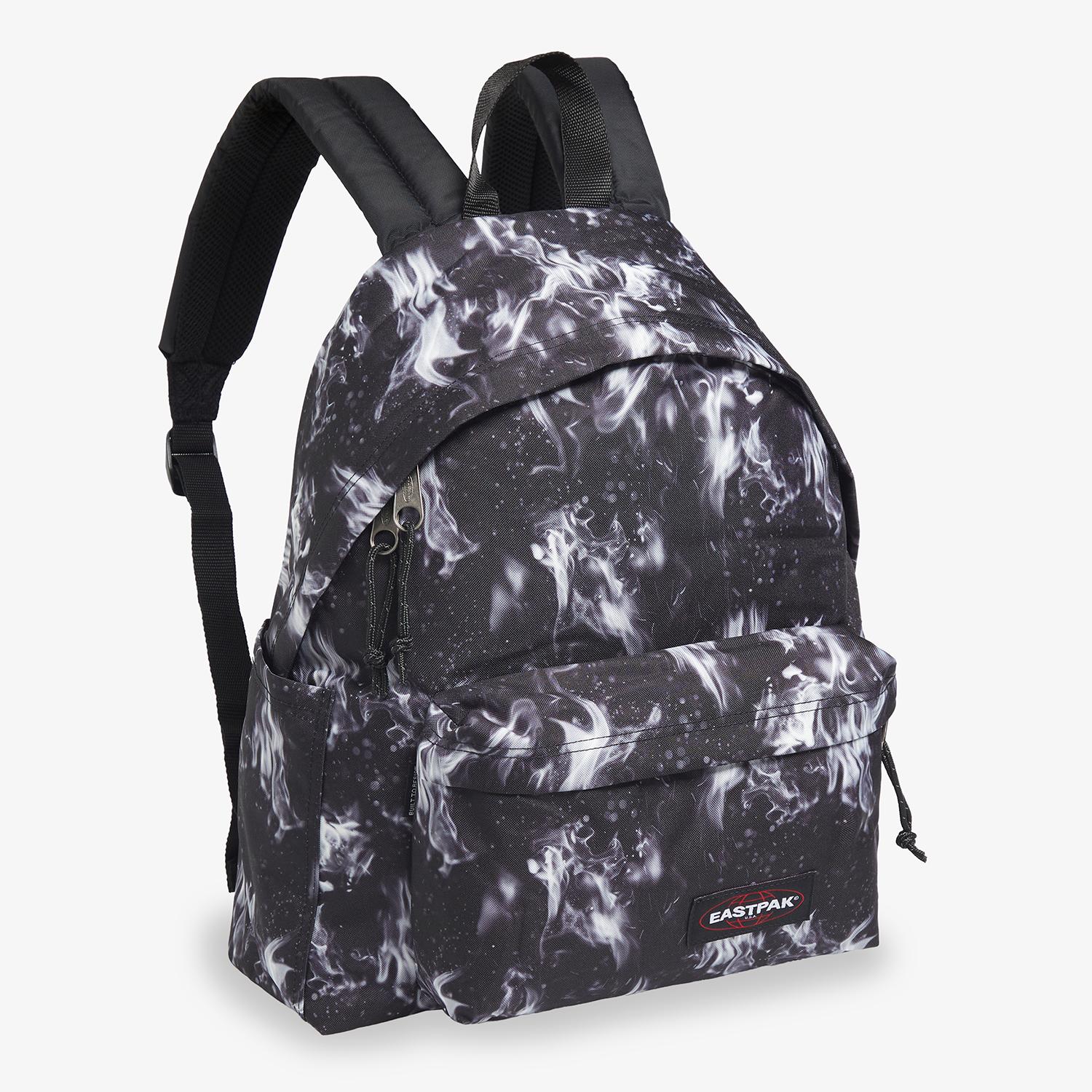 Mochila eastpak negra online con lunares