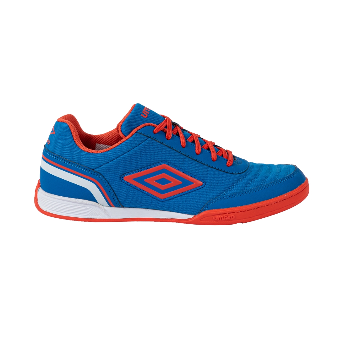 Zapatillas Futsal de la marca Umbro - Calidad y estilo para tus partidos de  fútbol sala